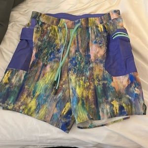 Large Men's Lulu Lemon shorts